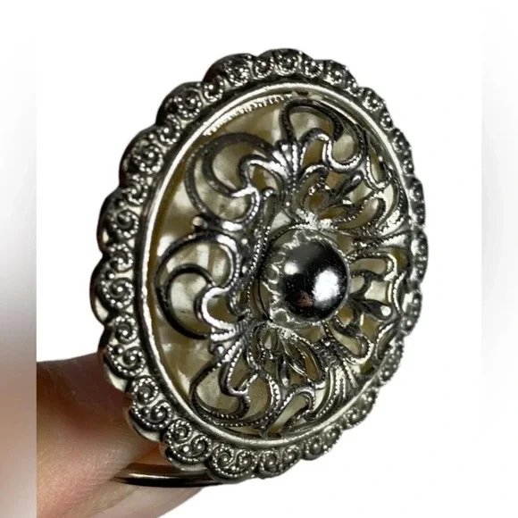 Vintage Signed W. Germany Silver Tone Intricate Round  Dome Scarf Clip - Picture 4 of 7